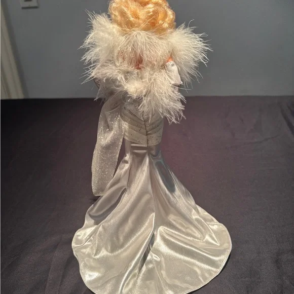 Marilyn Monroe FAO Schwarz Silver screen Barbie 1993 - Picture 3 of 5